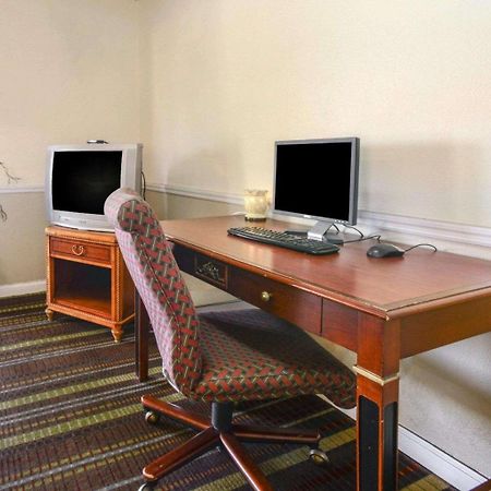 Econo Lodge Inn & Suites קרבונדייל מראה חיצוני תמונה