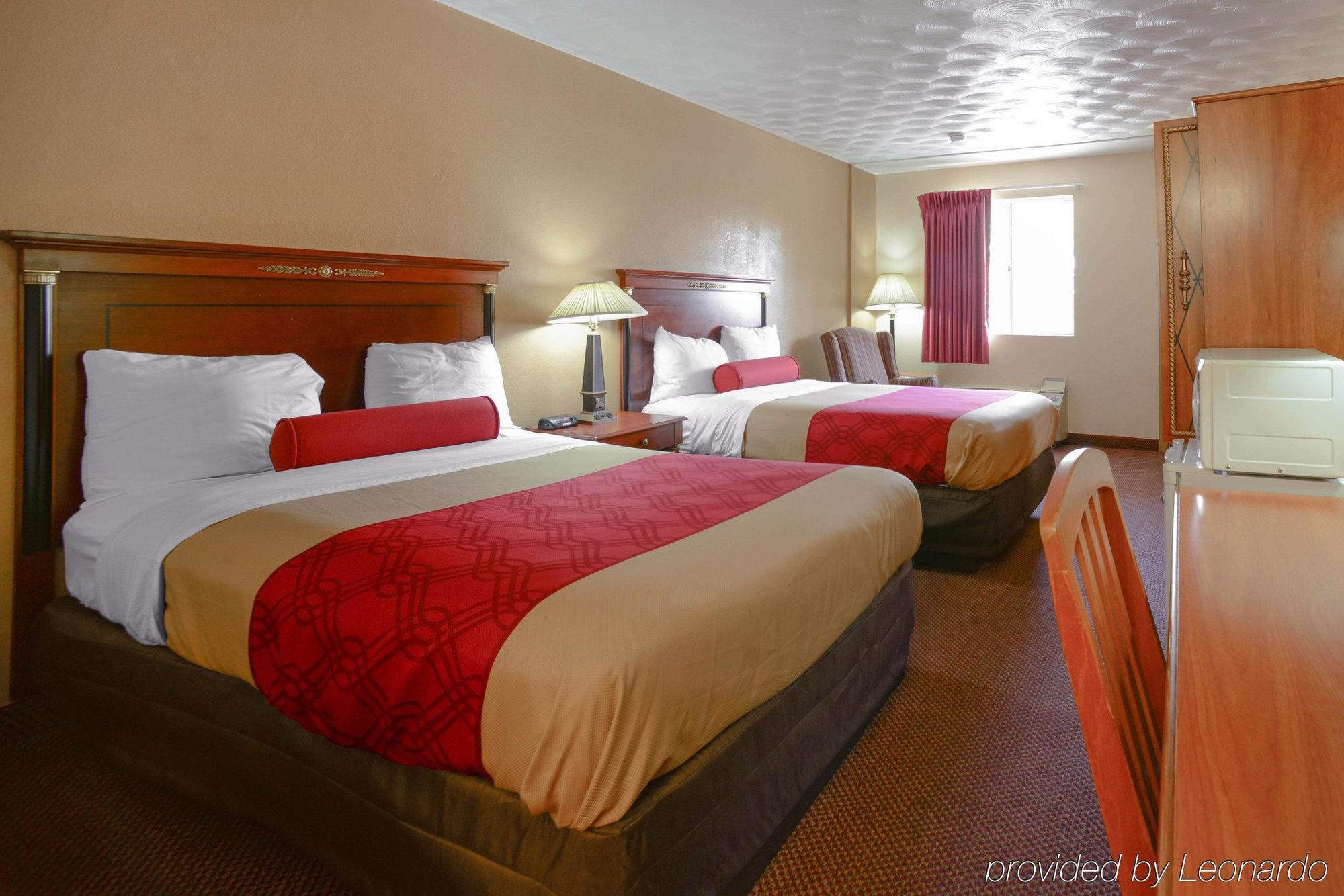 Econo Lodge Inn & Suites קרבונדייל מראה חיצוני תמונה