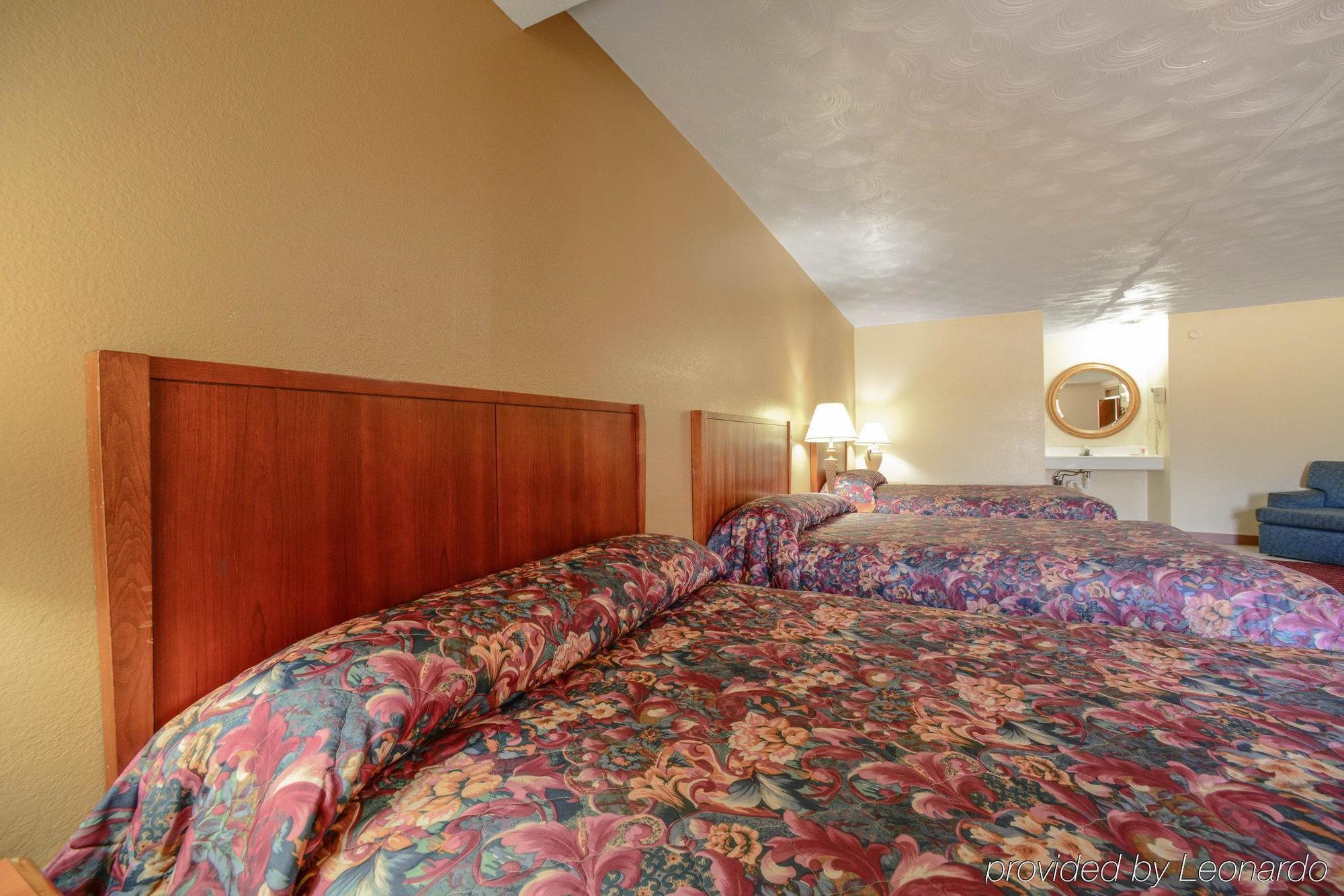 Econo Lodge Inn & Suites קרבונדייל מראה חיצוני תמונה