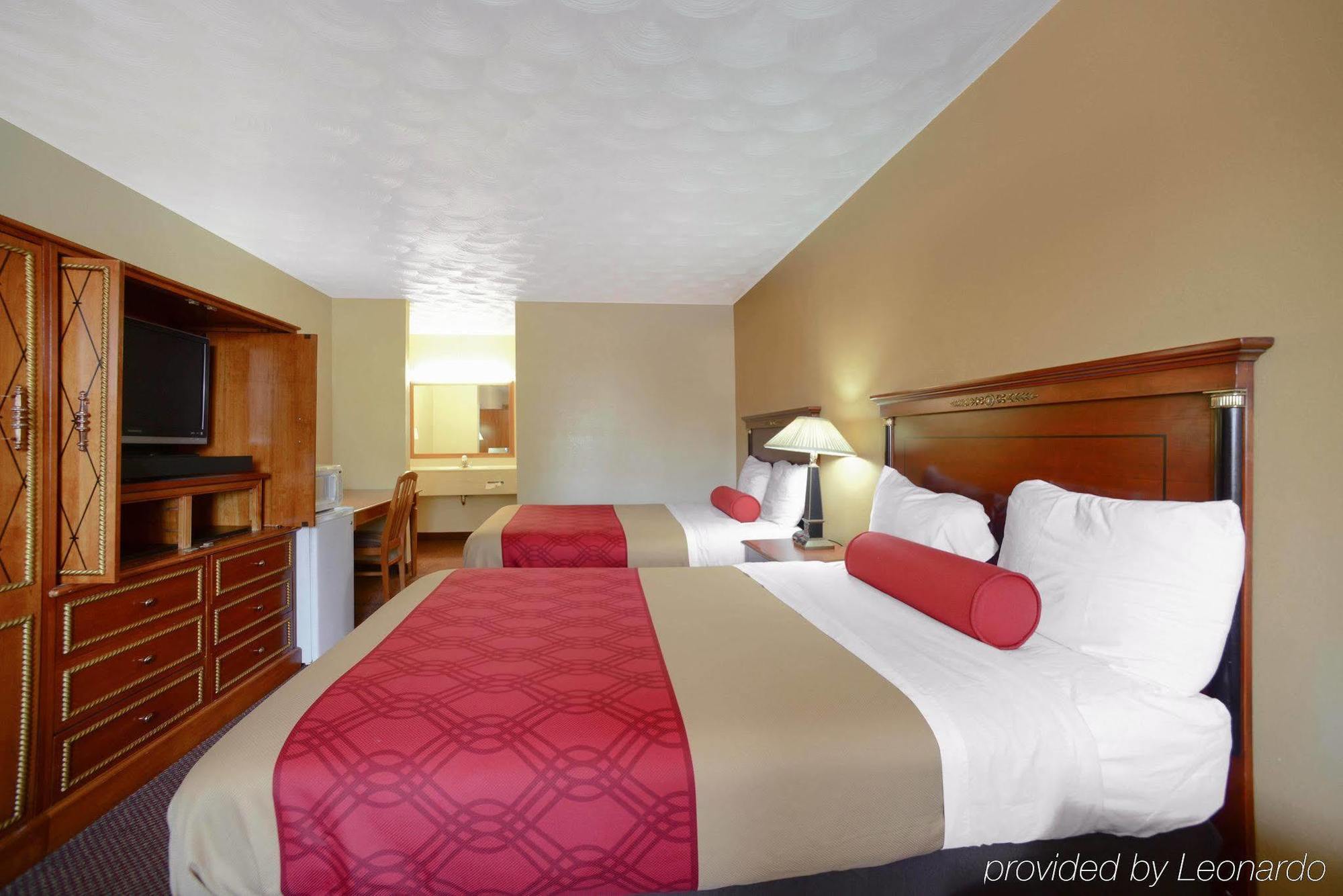 Econo Lodge Inn & Suites קרבונדייל מראה חיצוני תמונה